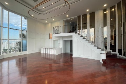 Duplex in Watthana, Bangkok, Thailand 5 bedrooms № 160760 - photo 2