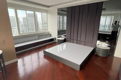 Duplex in Watthana, Bangkok, Thailand 5 bedrooms № 160760 - photo 12