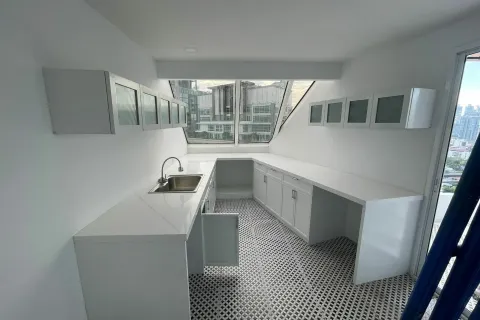 Duplex in Watthana, Bangkok, Thailand 5 bedrooms № 160760 - photo 7