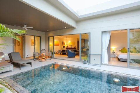 Villa in Phuket, Thailand 3 bedrooms № 199539