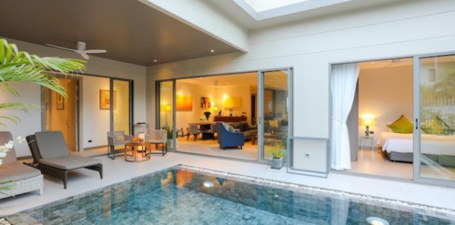 Villa in Phuket, Thailand 3 bedrooms № 199539