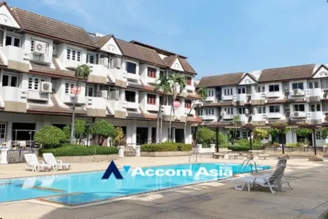 Adosado de 4 dormitorios en Watthana, Bangkok, Tailandia № 214448