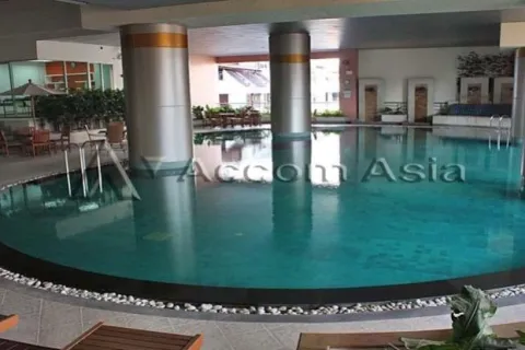 Condo à Bang Rak, Bangkok, Thaïlande, 2 chambres  № 218048