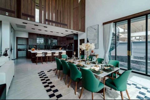 Villa in Pattaya, Thailand 5 bedrooms № 172632 - photo 4
