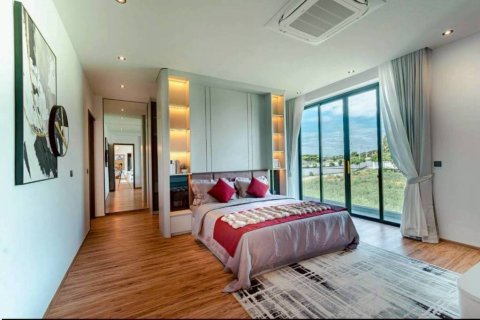 Villa in Pattaya, Thailand 5 bedrooms № 172632 - photo 10