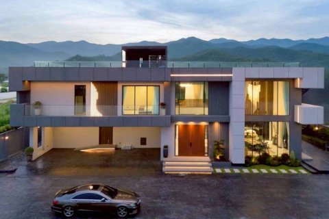 Villa in Pattaya, Thailand 5 bedrooms № 172632