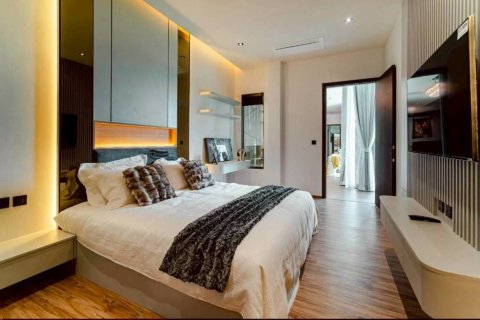 Villa in Pattaya, Thailand 5 bedrooms № 172632 - photo 9