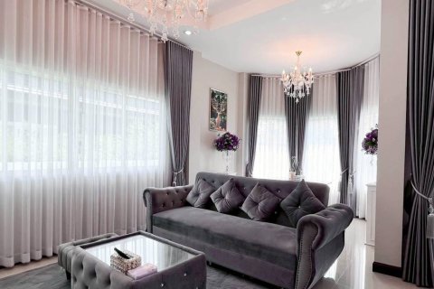 House in Pattaya, Thailand 3 bedrooms № 172630 - photo 3