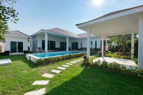Maison à Hua Hin, Thaïlande 4 chambres № 172628