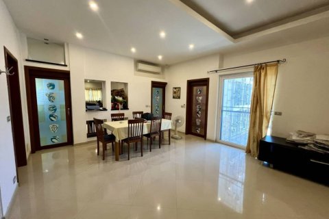 House in Pattaya, Thailand 7 bedrooms № 172631 - photo 9
