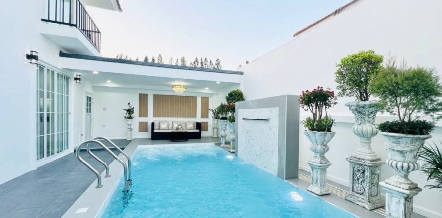 Villa in Pattaya, Thailand 3 bedrooms № 172629