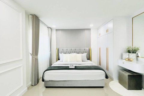 Villa in Pattaya, Thailand 3 bedrooms № 172629 - photo 9