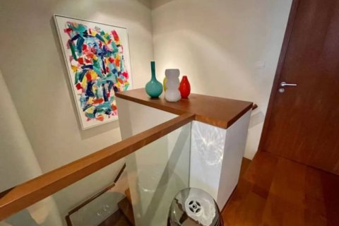 Condo à Pathum Wan, Bangkok, Thaïlande, 3 chambres № 134033 - photo 15