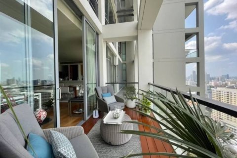 Condo à Pathum Wan, Bangkok, Thaïlande, 3 chambres № 134033 - photo 4