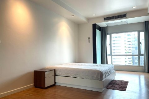 Студия в кондо в Ваттхане, Бангкок, Таиланд № 163354 - фото 3