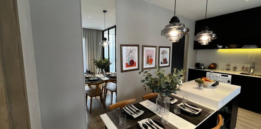 Condo in Huai Khwang, Bangkok, Thailand, 2 bedrooms  № 163352