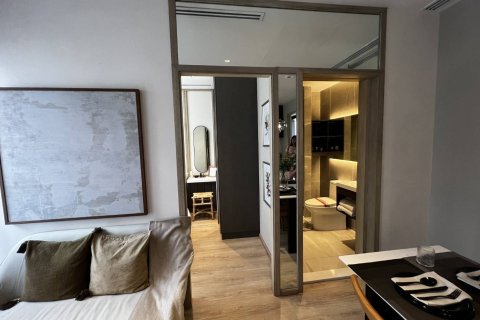 Condo in Huai Khwang, Bangkok, Thailand, 2 bedrooms  № 163352 - photo 2