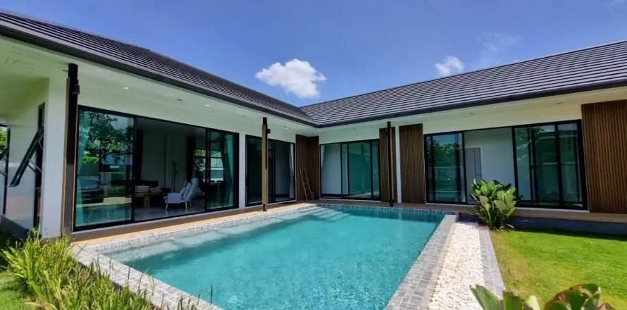 Villa in Phra Pradaeng, Thailand 4 bedrooms № 163351