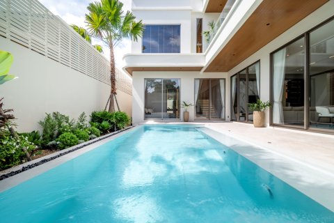 Вилла в Паттайе, Таиланд с 5 спальнями  № 170096 - фото 3