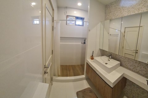 Дом в Лат Крабанге, Бангкок, Таиланд с 4 спальнями  № 147305 - фото 5