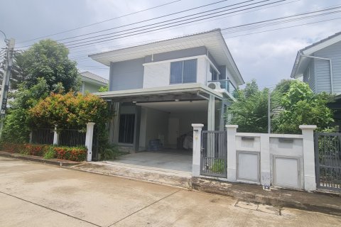 Дом в Лат Крабанге, Бангкок, Таиланд с 4 спальнями  № 147305 - фото 1
