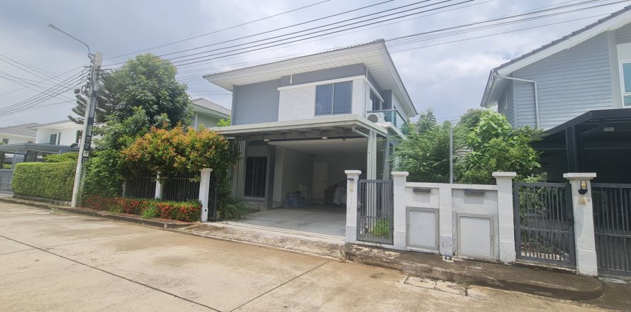 Дом в Лат Крабанге, Бангкок, Таиланд с 4 спальнями  № 147305