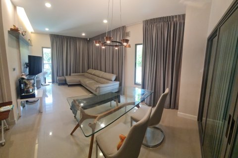 Дом в Лат Крабанге, Бангкок, Таиланд с 4 спальнями  № 147305 - фото 2