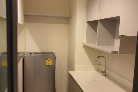 Condo à Huai Khwang, Bangkok, Thaïlande, 2 chambres  № 147306 - photo 9