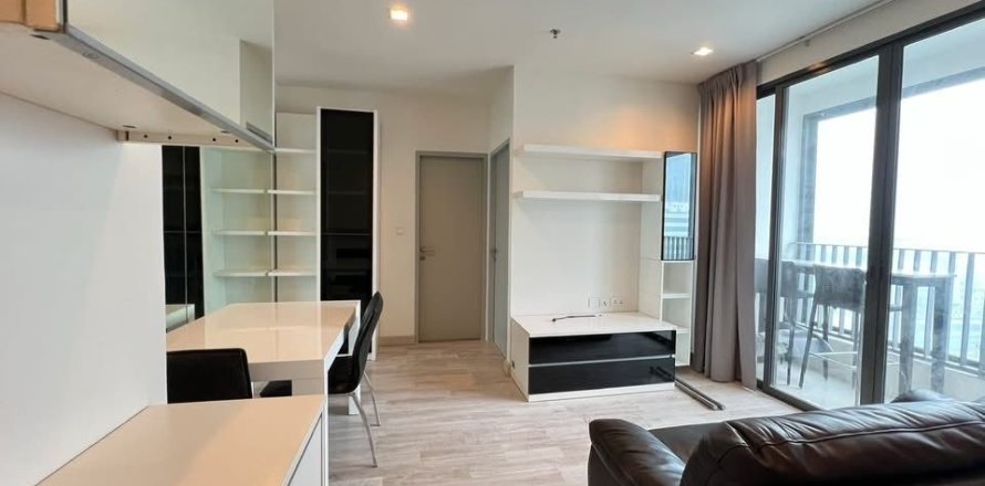 Condo à Huai Khwang, Bangkok, Thaïlande, 2 chambres  № 147306