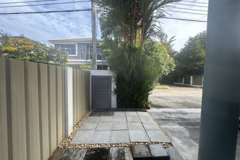 House in Bang Kapi, Bangkok, Thailand 3 bedrooms № 147304 - photo 16