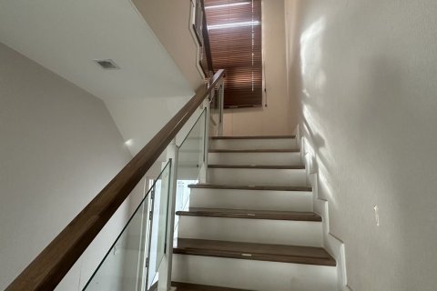 House in Bang Kapi, Bangkok, Thailand 3 bedrooms № 147304 - photo 9