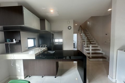 House in Bang Kapi, Bangkok, Thailand 3 bedrooms № 147304 - photo 4