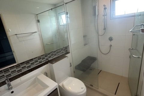 House in Bang Kapi, Bangkok, Thailand 3 bedrooms № 147304 - photo 15