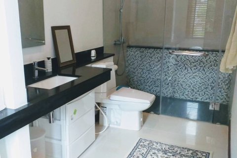 Villa in Kathu, Thailand 4 bedrooms № 140944 - photo 26