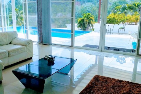 Villa in Kathu, Thailand 4 bedrooms № 140944 - photo 16
