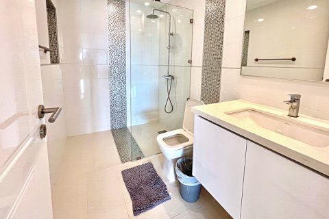 Condo in Hua Hin, Thailand, 3 bedrooms № 205669 - photo 7