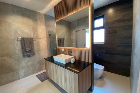 Villa in Hua Hin, Thailand 3 bedrooms № 205667 - photo 17