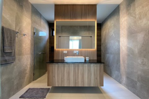 Villa in Hua Hin, Thailand 3 bedrooms № 205667 - photo 16