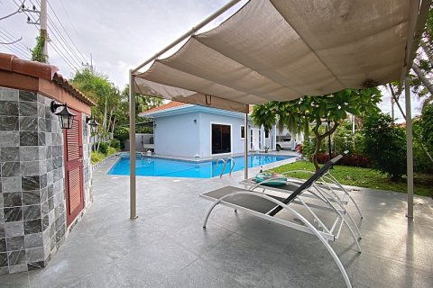 Villa in Hua Hin, Thailand 3 bedrooms № 205666 - photo 2