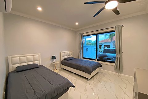 Villa in Hua Hin, Thailand 3 bedrooms № 205666 - photo 16