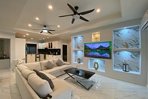 Villa in Hua Hin, Thailand 3 bedrooms № 205666 - photo 23