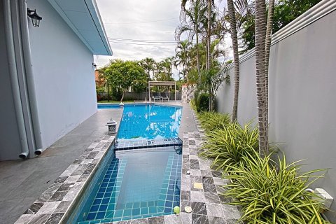 Villa in Hua Hin, Thailand 3 bedrooms № 205666 - photo 4