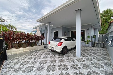 Villa in Hua Hin, Thailand 3 bedrooms № 205666 - photo 9