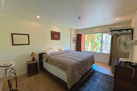 Condo in Hua Hin, Thailand, 1 bedroom № 205672 - photo 12