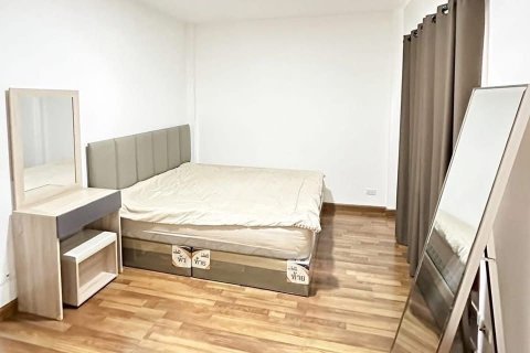 House in Samut Prakan, Thailand 4 bedrooms № 147915 - photo 11