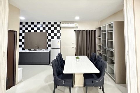 House in Samut Prakan, Thailand 4 bedrooms № 147915 - photo 4