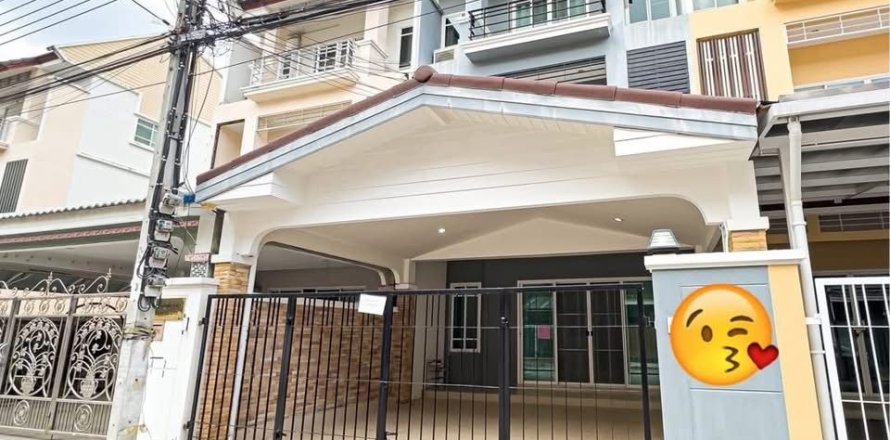 House in Samut Prakan, Thailand 4 bedrooms № 147915