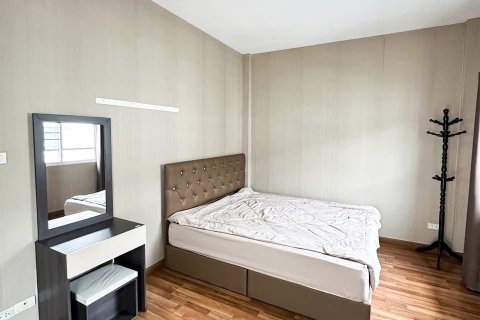 House in Samut Prakan, Thailand 4 bedrooms № 147915 - photo 9