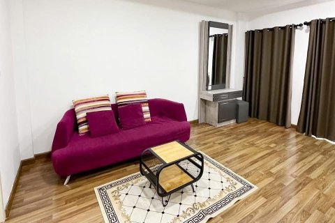 House in Samut Prakan, Thailand 4 bedrooms № 147915 - photo 8