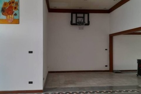 Таунхаус в Хуай Кванге, Бангкок, Таиланд с 8 спальнями  № 147911 - фото 2